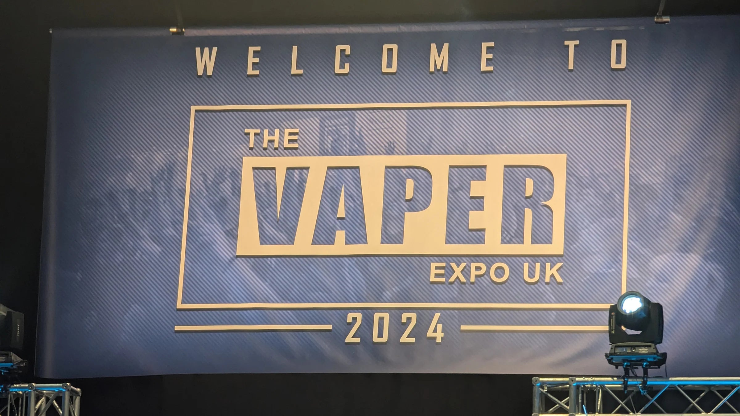 OXVA Shines at The Vaper Expo UK: A Fusion of Innovation and Enhanced User Experience